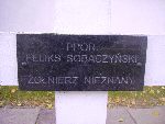 Feliks Sobaczyski upamitniony na imiennej tablicy epitafijnej na mogile zbiorowej w obrbie kwatery wojennej onierzy Wojska Polskiego na cm. parafii rzymskokatolickiej pw. w. Jakuba Apostoa w Zdunach. Stan z dn. 27.09.2012 r. (fot. Baej Kucharski).
